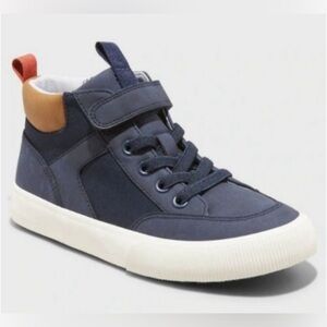 NWT Boys Anthony  Cat and Jack  low top sneakers Size 6